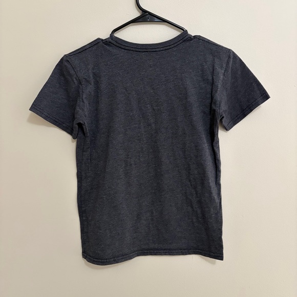 DC Comics Superman Logo Tee in Gray and Red Boys Youth Medium - Picture 4 of 4